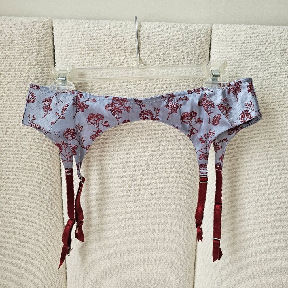 NWT Fleur du Mal Blue Mist Rose Jacquard Top Stitch Garter Belt Size L Large